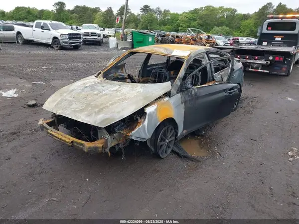 5NPE24AF0JH703063 2018 HYUNDAI SONATA - Image 2