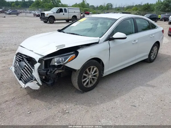 5NPE24AF0JH713284 2018 HYUNDAI SONATA - Image 2