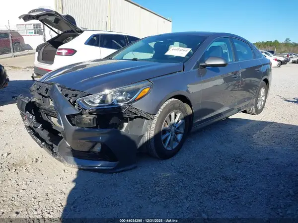 5NPE24AF0JH715018 2018 HYUNDAI SONATA - Image 2