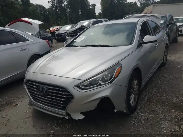 5NPE24AF0JH715715 2018 HYUNDAI SONATA - Image 2