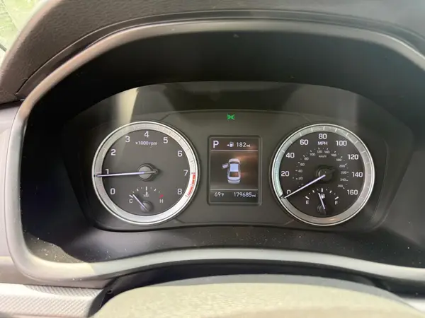 5NPE24AF0JH718601 2018 HYUNDAI SONATA - Image 8