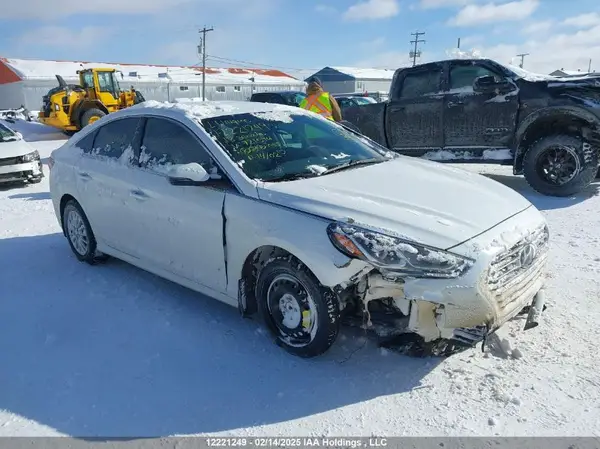 5NPE24AF0JH721594 2018 HYUNDAI SONATA - Image 1