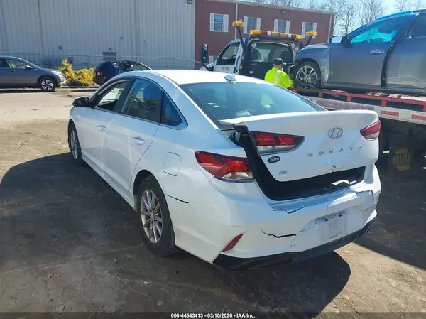 5NPE24AF0JH722681 2018 HYUNDAI SONATA - Image 2