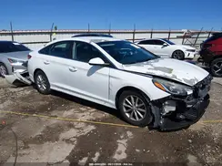 5NPE24AF0JH724785 2018 HYUNDAI SONATA