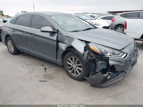 5NPE24AF0JH725399 2018 HYUNDAI SONATA - Image 1