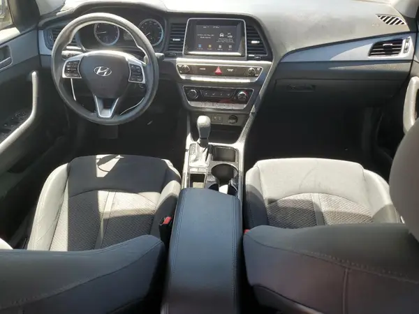 5NPE24AF0KH746917 2019 HYUNDAI SONATA - Image 8