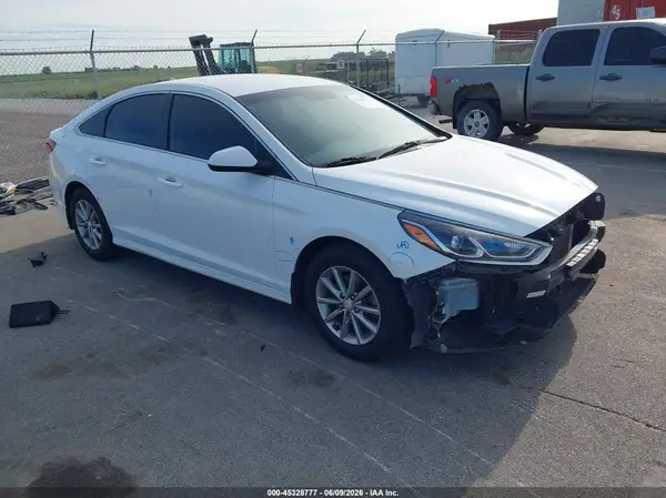 5NPE24AF0KH754824 2019 HYUNDAI SONATA - Image 1