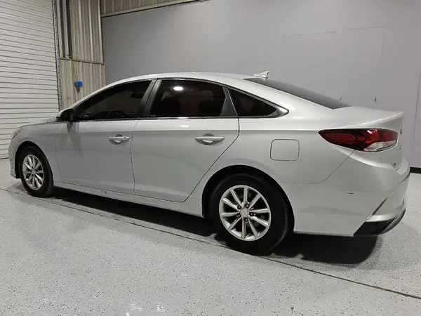 5NPE24AF0KH788990 2019 HYUNDAI SONATA - Image 2