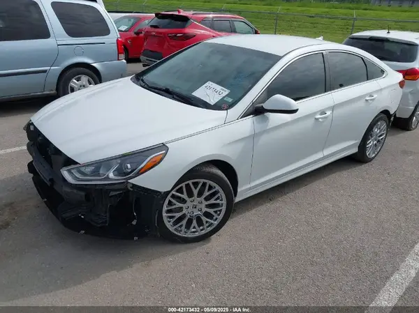 5NPE24AF0KH791744 2019 HYUNDAI SONATA - Image 2