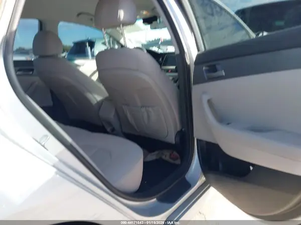5NPE24AF0KH797298 2019 HYUNDAI SONATA - Image 8