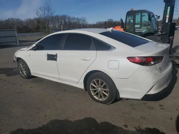 5NPE24AF0KH808011 2019 HYUNDAI SONATA - Image 2