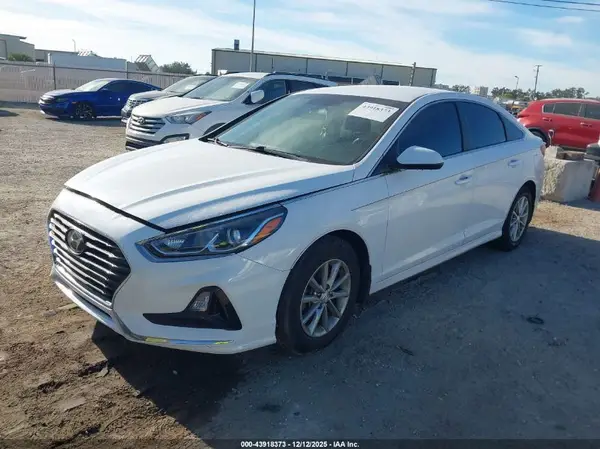 5NPE24AF0KH810843 2019 HYUNDAI SONATA - Image 2