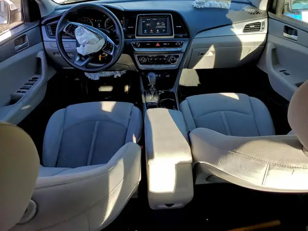 5NPE24AF0KH820403 2019 HYUNDAI SONATA - Image 8