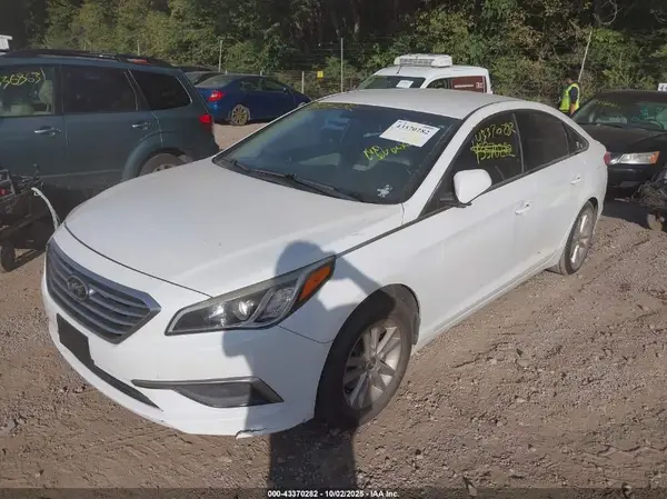 5NPE24AF1GH264061 2016 HYUNDAI SONATA - Image 2