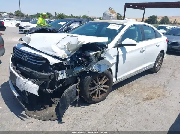 5NPE24AF1GH266022 2016 HYUNDAI SONATA - Image 2