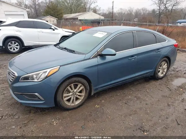 5NPE24AF1GH282401 2016 HYUNDAI SONATA - Image 2