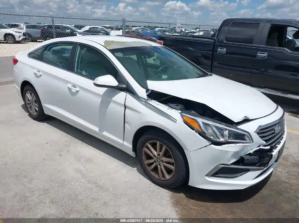 5NPE24AF1GH285265 2016 HYUNDAI SONATA - Image 1