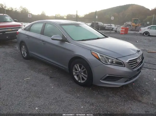 5NPE24AF1GH305286 2016 HYUNDAI SONATA - Image 1