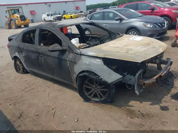 5NPE24AF1GH356206 2016 HYUNDAI SONATA - Image 1