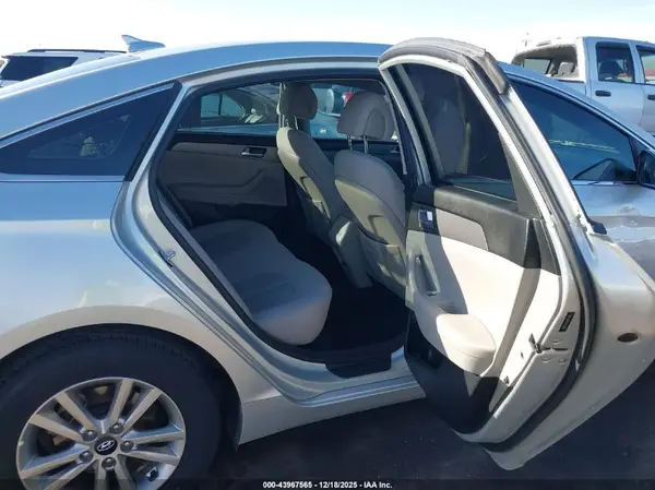 5NPE24AF1GH370428 2016 HYUNDAI SONATA - Image 8