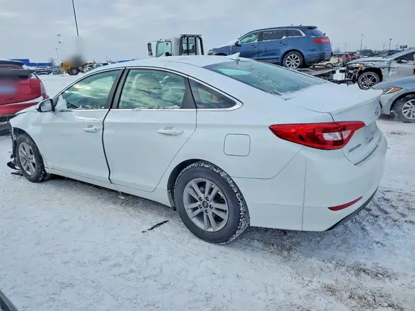 5NPE24AF1GH390615 2016 HYUNDAI SONATA - Image 2