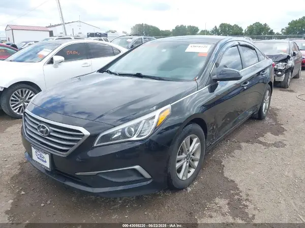 5NPE24AF1GH390985 2016 HYUNDAI SONATA - Image 2