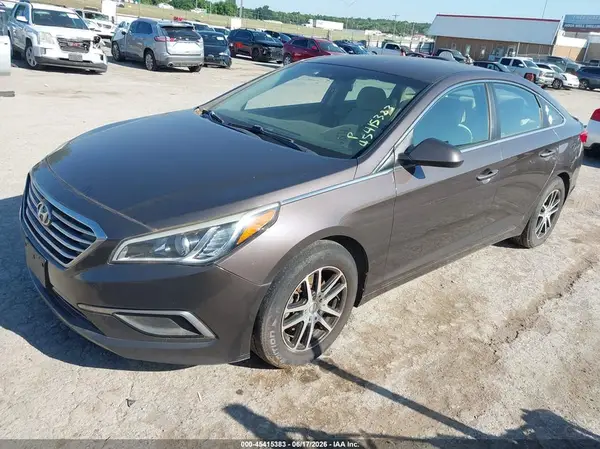 5NPE24AF1GH392686 2016 HYUNDAI SONATA - Image 2