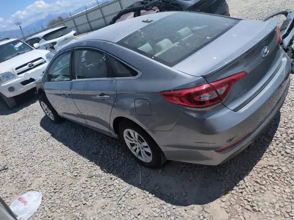 5NPE24AF1GH393286 2016 HYUNDAI SONATA - Image 2