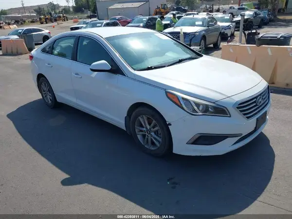5NPE24AF1GH402245 2016 HYUNDAI SONATA - Image 1