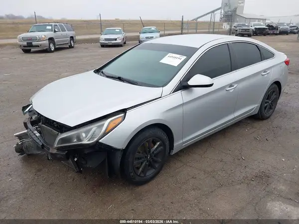 5NPE24AF1GH403864 2016 HYUNDAI SONATA - Image 2