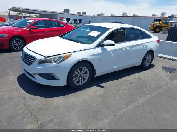 5NPE24AF1GH412788 2016 HYUNDAI SONATA - Image 2