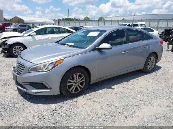5NPE24AF1GH418283 2016 HYUNDAI SONATA - Image 2