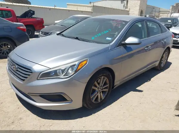 5NPE24AF1GH418302 2016 HYUNDAI SONATA - Image 2