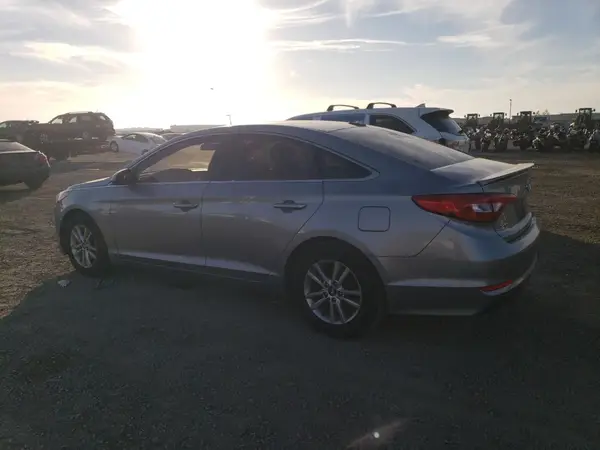 5NPE24AF1HH440205 2017 HYUNDAI SONATA - Image 2