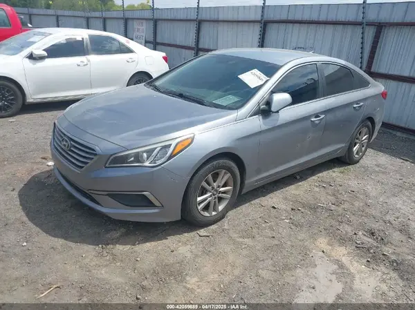 5NPE24AF1HH443556 2017 HYUNDAI SONATA - Image 2