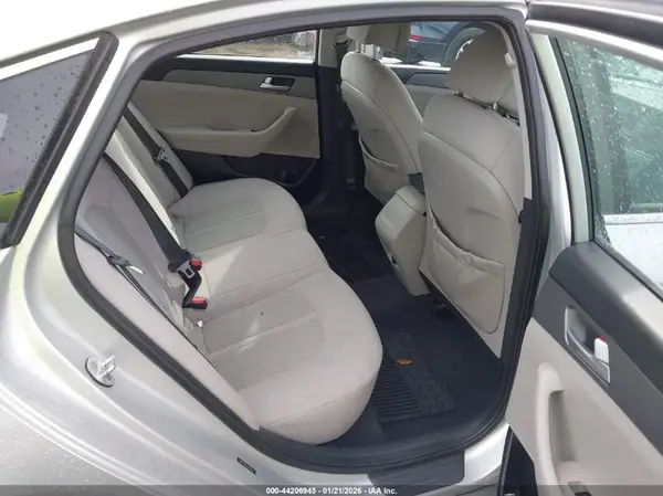 5NPE24AF1HH447168 2017 HYUNDAI SONATA - Image 8