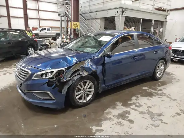 5NPE24AF1HH452211 2017 HYUNDAI SONATA - Image 2
