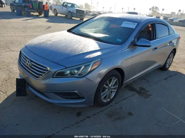 5NPE24AF1HH458817 2017 HYUNDAI SONATA - Image 2