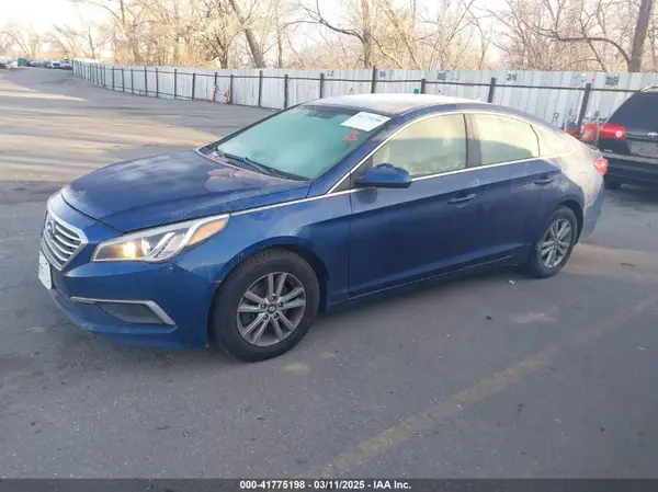 5NPE24AF1HH464620 2017 HYUNDAI SONATA - Image 2