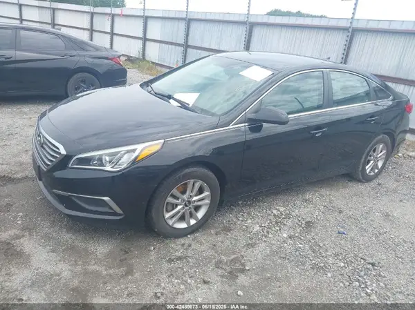 5NPE24AF1HH466268 2017 HYUNDAI SONATA - Image 2