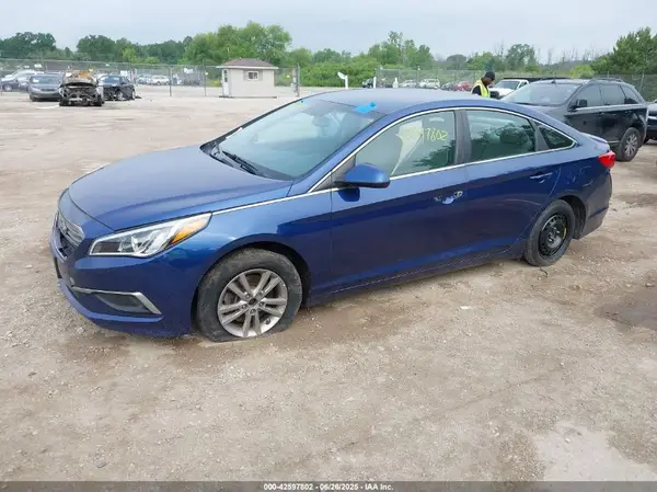 5NPE24AF1HH467677 2017 HYUNDAI SONATA - Image 2