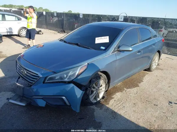 5NPE24AF1HH474757 2017 HYUNDAI SONATA - Image 2