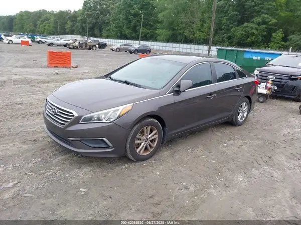 5NPE24AF1HH476105 2017 HYUNDAI SONATA - Image 2