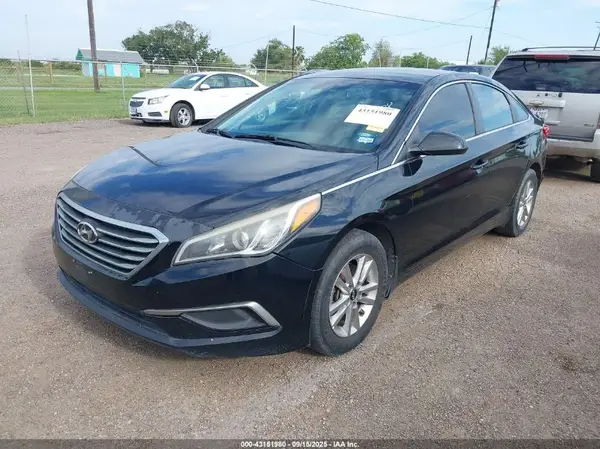 5NPE24AF1HH477688 2017 HYUNDAI SONATA - Image 2