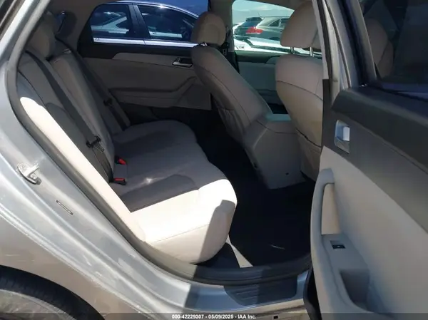 5NPE24AF1HH483409 2017 HYUNDAI SONATA - Image 8