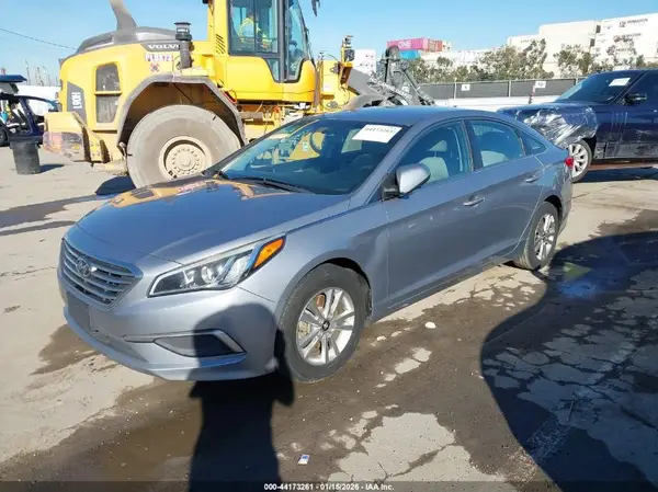 5NPE24AF1HH493969 2017 HYUNDAI SONATA - Image 2