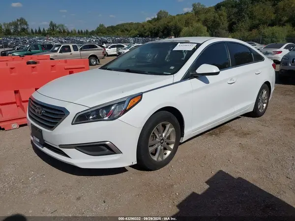 5NPE24AF1HH506607 2017 HYUNDAI SONATA - Image 2