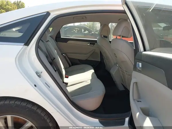 5NPE24AF1HH506607 2017 HYUNDAI SONATA - Image 8