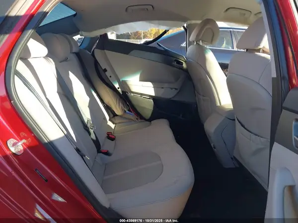 5NPE24AF1HH509717 2017 HYUNDAI SONATA - Image 8