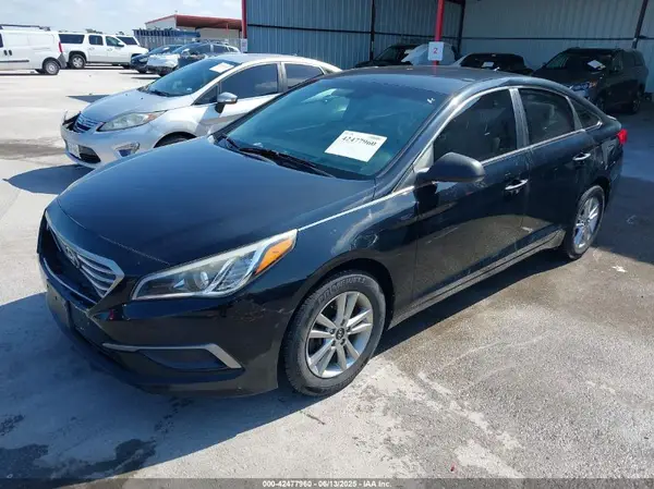 5NPE24AF1HH510589 2017 HYUNDAI SONATA - Image 2